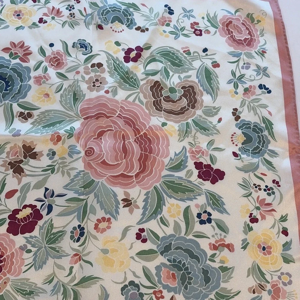 Vintage Smithsonian Institute Floral Silk Scarf 31